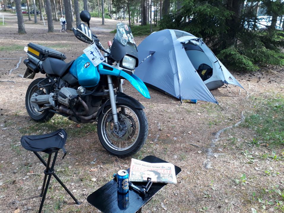 Varastettu BMW R1100GS. Kuvasta puuttuvat pyörän alumiiniset sivulaukut.