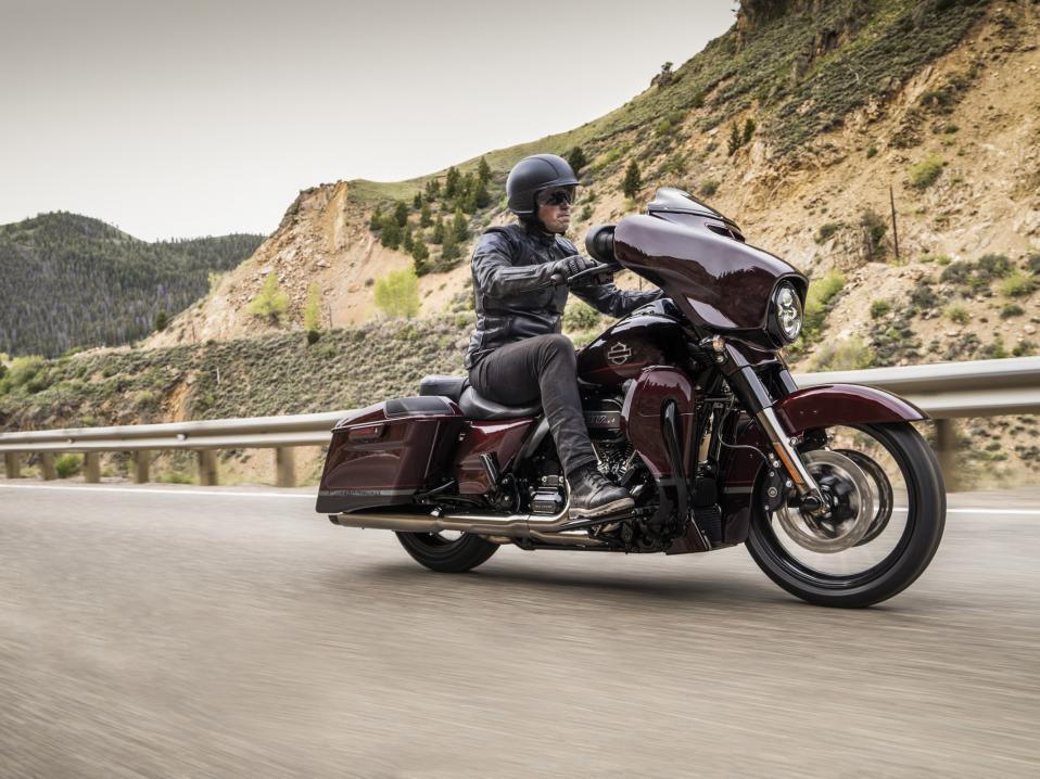 Mallivuoden 2019 Harley-Davidson CVO Street Glide.