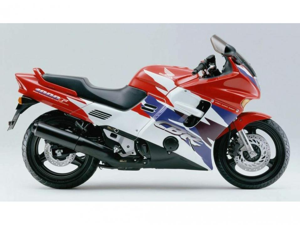 Honda CBR1000F. Koska emme tiedä, mitä vuosimallia, ja millainen väritys varastetussa pyörässä on, tämä toiminee vain mallina siitä, minkätyyppinen pyörä on kyseessä.