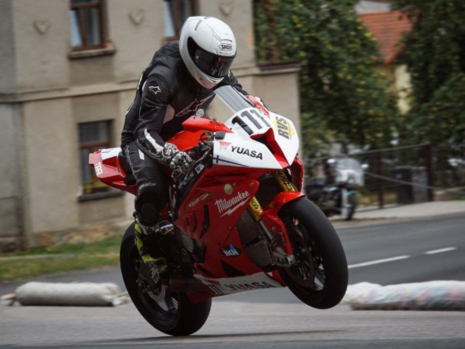 Kaudella 2018 Juha Kallio ja Markka Racing kilpailivat IRRC-sarjassa. Tällä kaudella molempien tähtäimessä on Superbike-luokan Suomenmestaruus. Kuva: Milan Kubin.