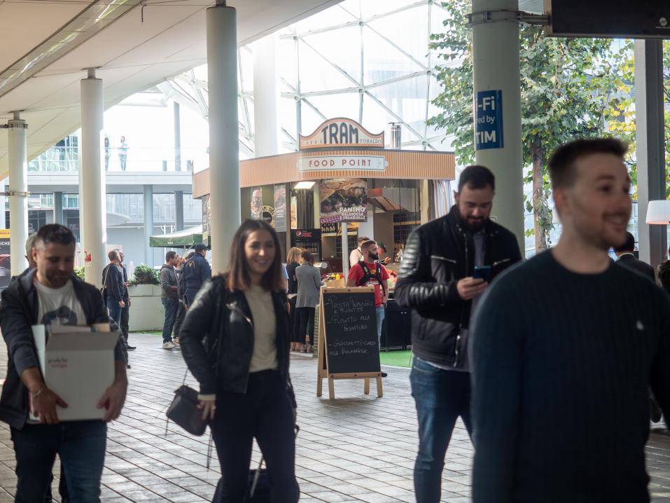 Tram Food Point tarjoaa ainakin panniineja.