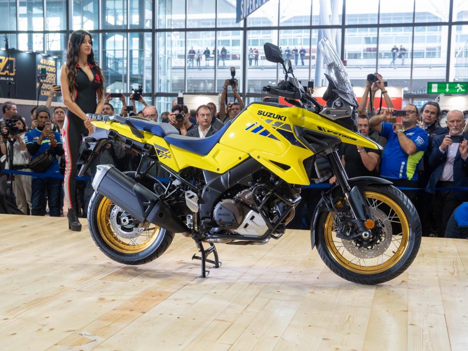 Uusi DL1050XT juuri paljastettuna. EICMA 2019. Kuva Erkki Mäki.