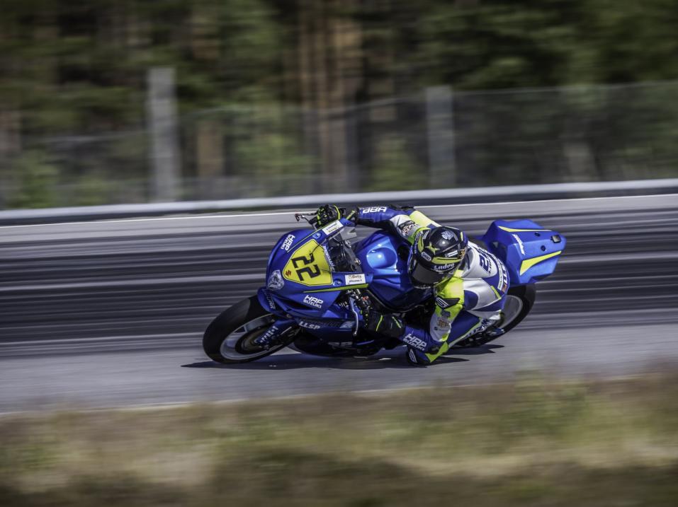 <p>Eemeli Lahti ajoi Superstock 600 -luokassa kahdesti podiumille. Kuva: Jukka-Pekka Purtilo.</p>