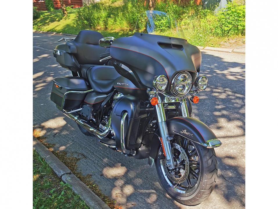 Vuosimallin 2020 Harley-Davidson Ultra-Limited.