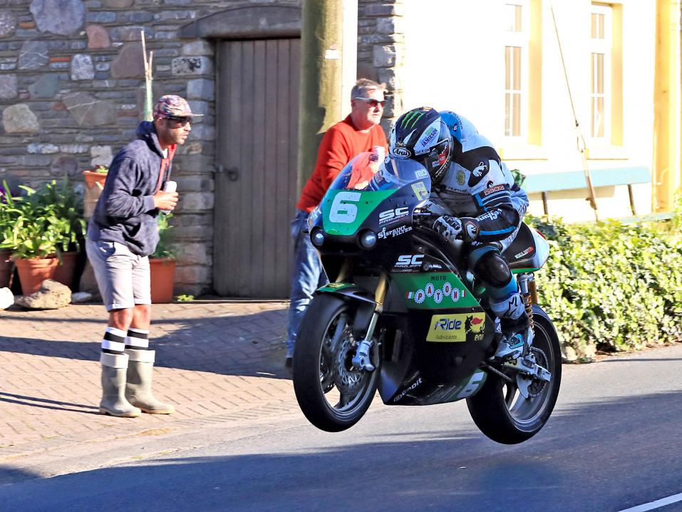 Michael Dunlop Rhencullenissa. Kuva Pacemake Press.