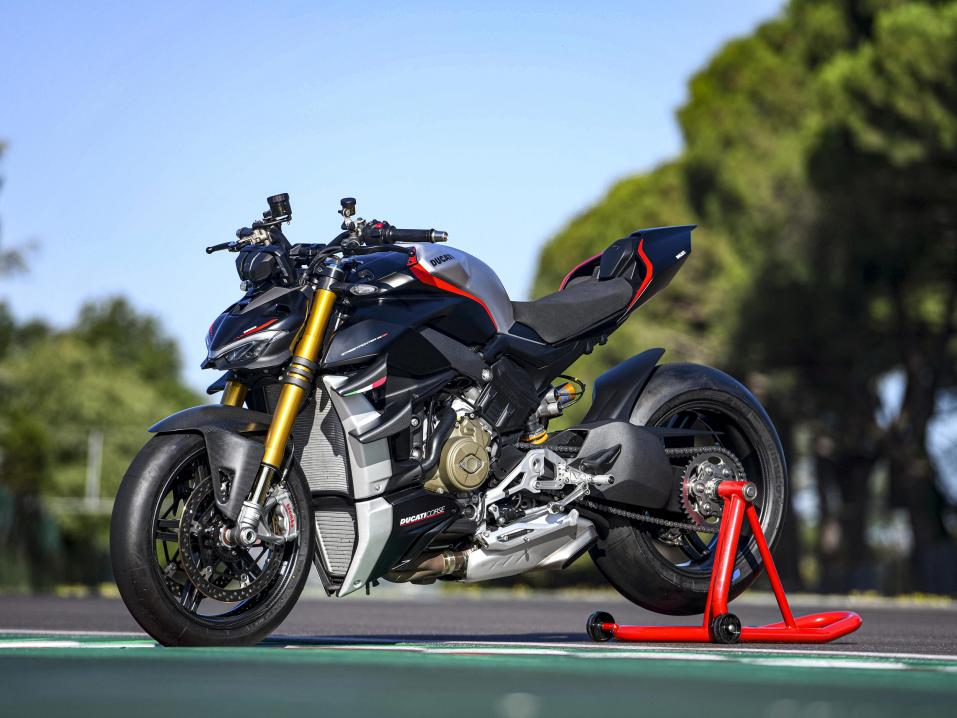 Vuosimallin 2022 Ducati Streetfighter V4 SP.