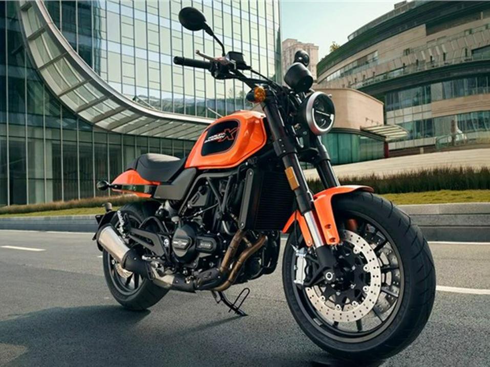 Kiinassa valmistettu Harley-Davidson X 500 perustuu QJ Motorsin omistaman Benellin Leoncino -malliin.