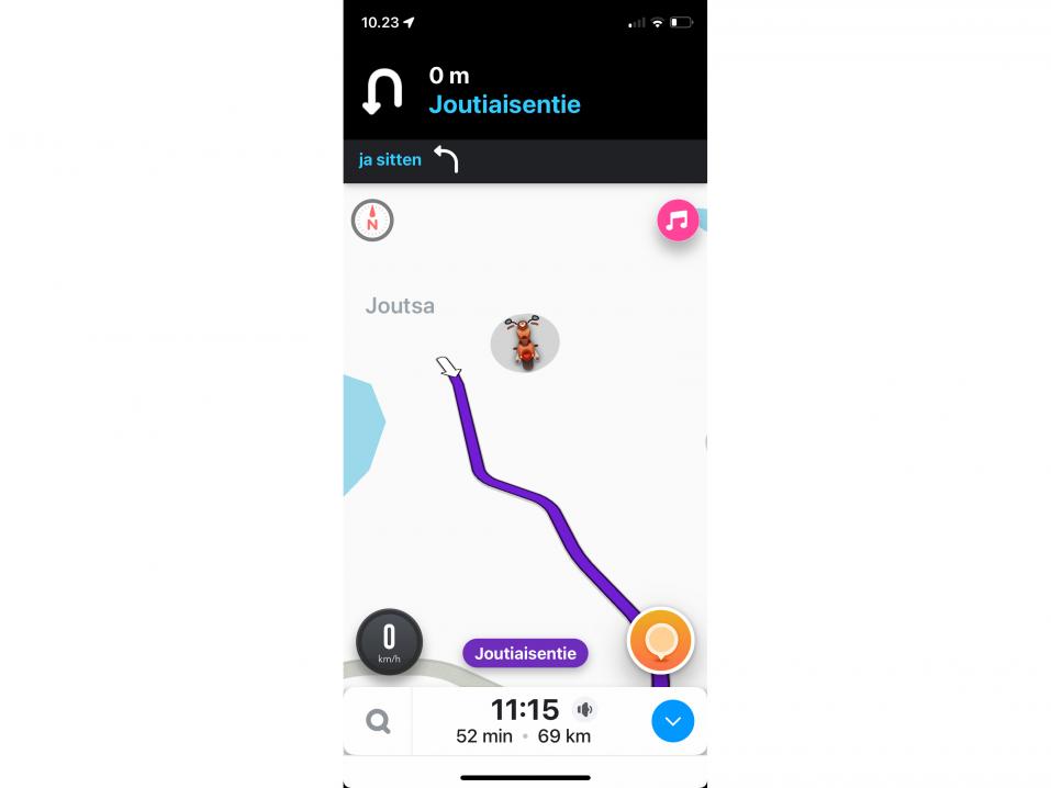 Waze-karttapalvelun näkymä iOS-matkapuhelimessa.