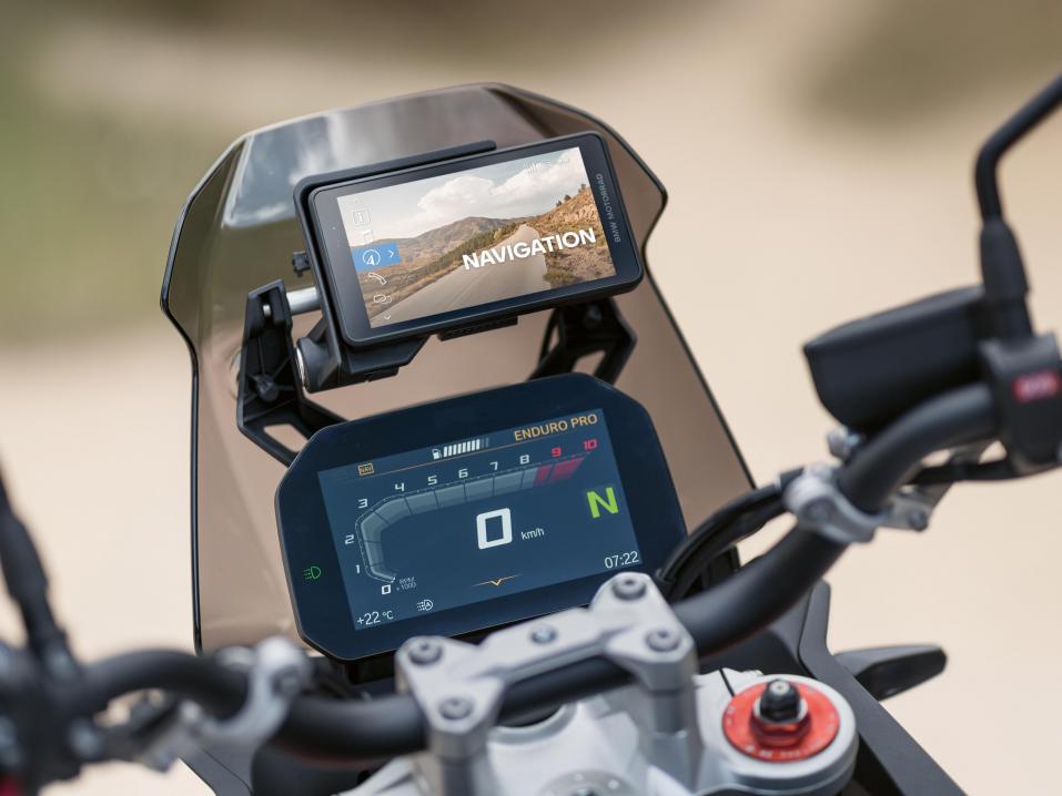 BMW Motorradin uusi ConnectedRide Navigator.