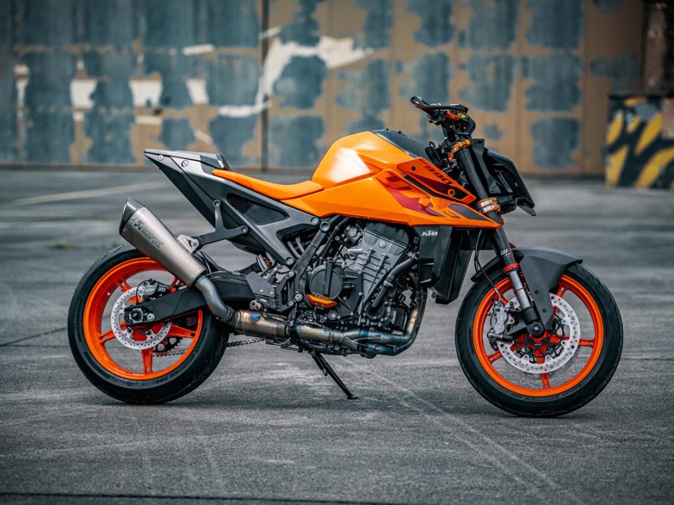 Uusi KTM 990 Duke -malli vuodelle 2024.