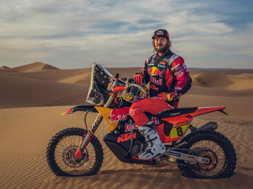 Työtön (?) Dakar-ässä, australialainen Toby Price. Missä mies nähdään jatkossa? Kuva: KTM.