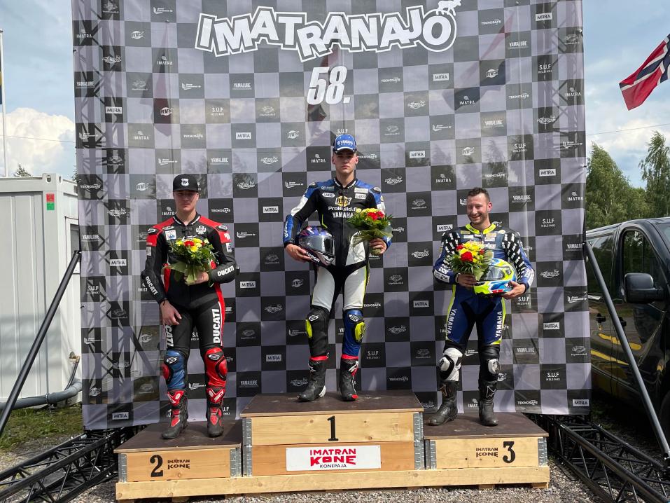 Open Supersport -luokan podium Niko Tanskanen (vas.), Niko Lehtiranta ja Mauro Poncini