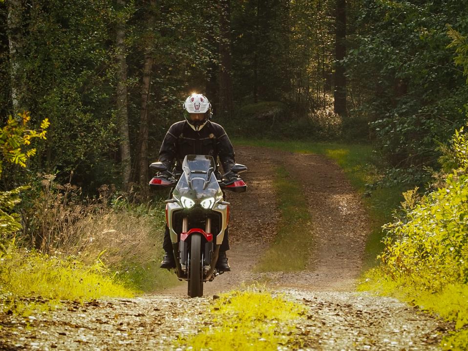 MV Agusta Enduro Veloce 2025.