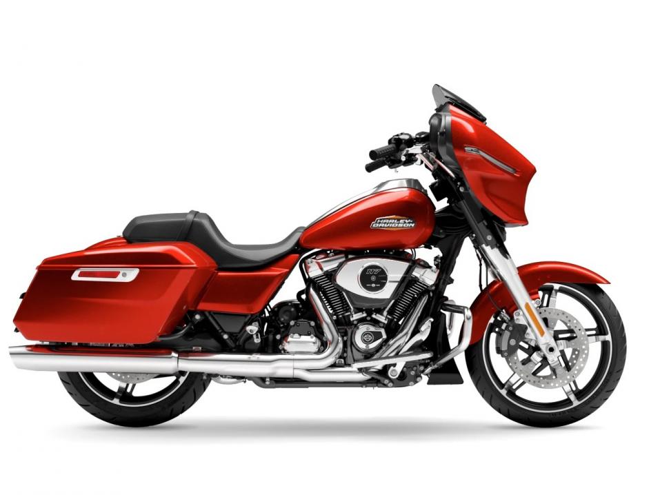 Vuosimallin 2024 Harley-Davidson Street Glide FLHX.