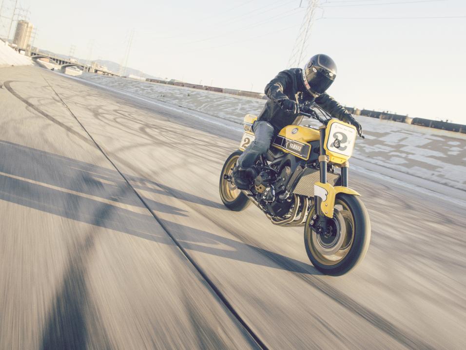 Yamaha MT-09: Roland Sands Designin 'Faster Wasp'.