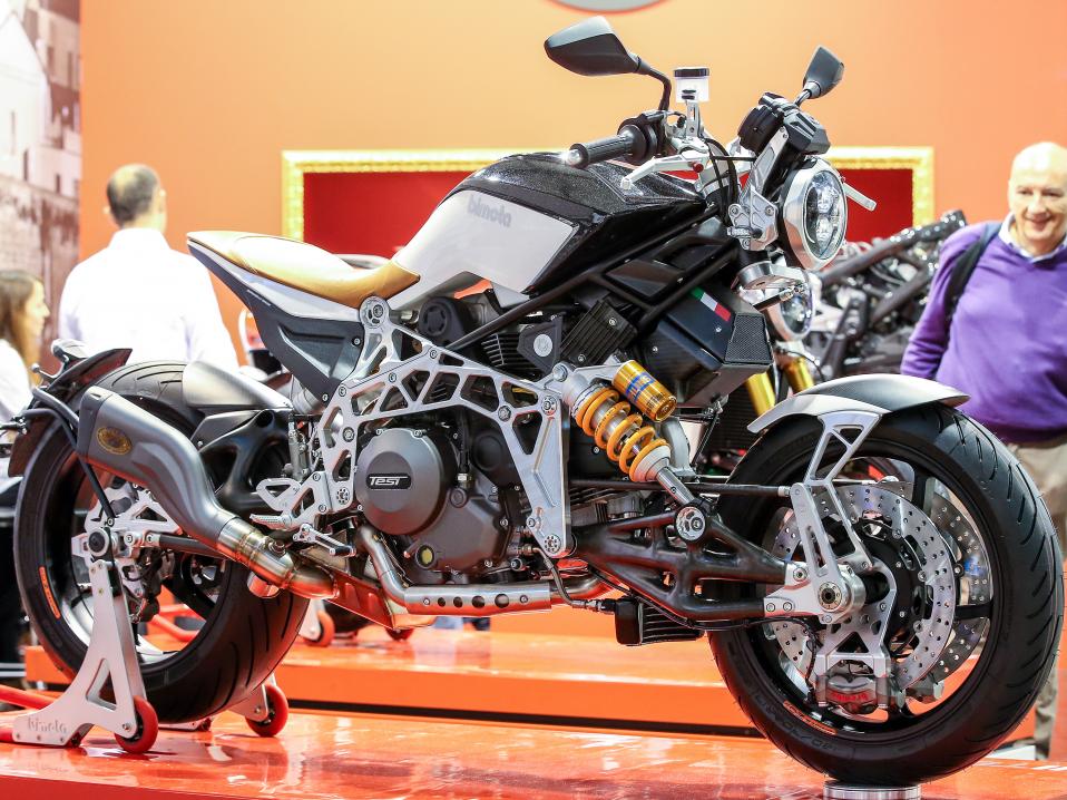 Bimota Tesi 3D Race Cafe, napaohjattu kahvilakilpuri. 