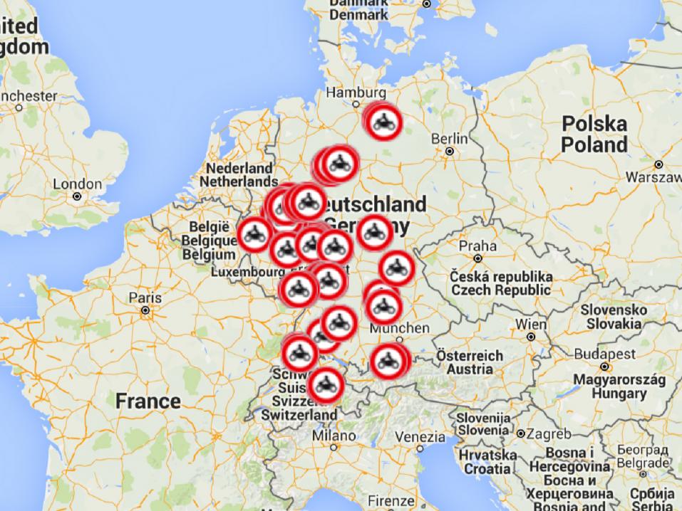 Saksassa on kaikkiaan 108 tietä, joilla on joko täyskielto tai ajanjaksoihin tai viikonpäiviin liittyviä ajorajoituksia moottoripyöräilijöille.
