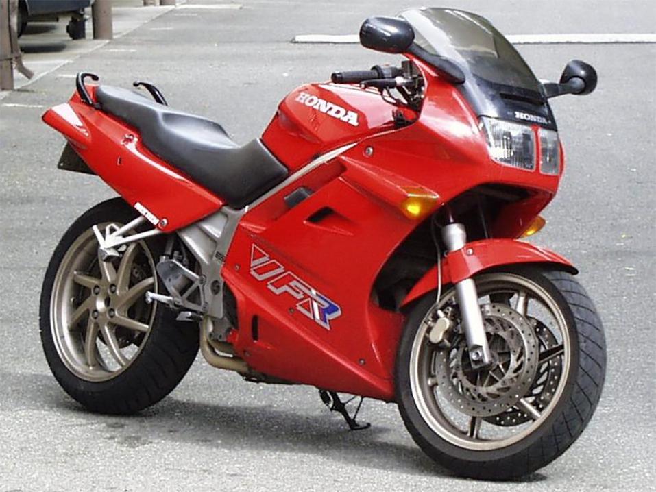 Honda VFR 750F-RC36. Kuvituskuva. Ei välttämättä samanlainen kuin varastettu pyörä.