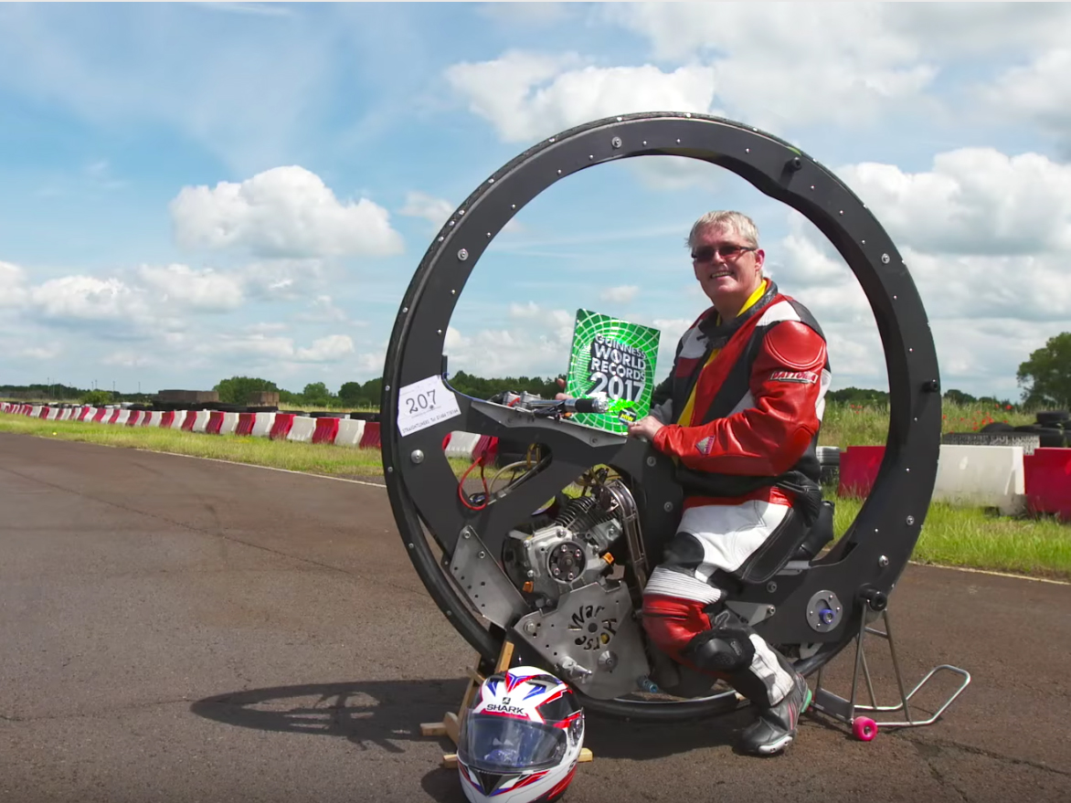 Video: tässä on maailman nopein yksipyöräinen moottoripyörä | Uutiset |  Motouutiset